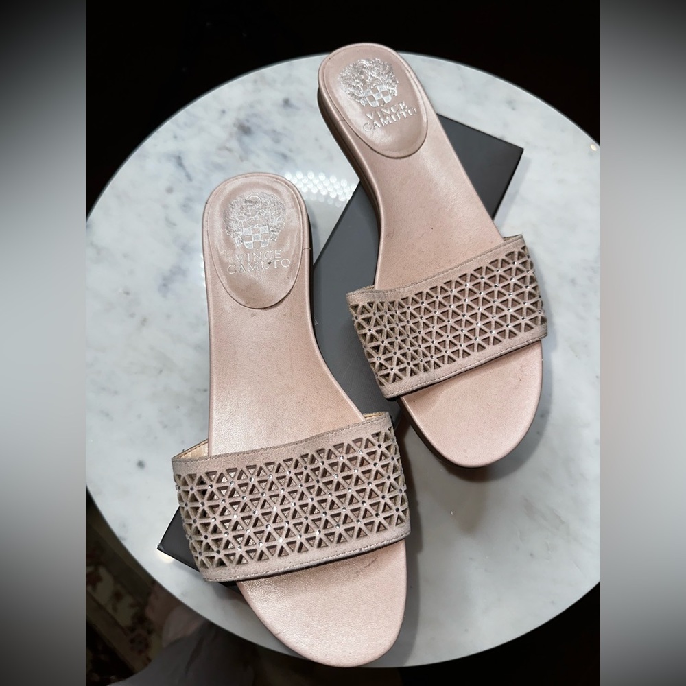 Vince Camuto Beige Pink Slippers